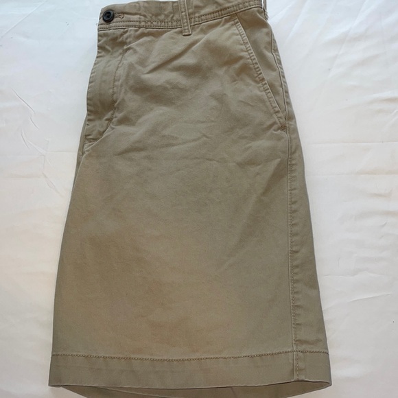 Izod Khaki Shorts 36 - Picture 3 of 5